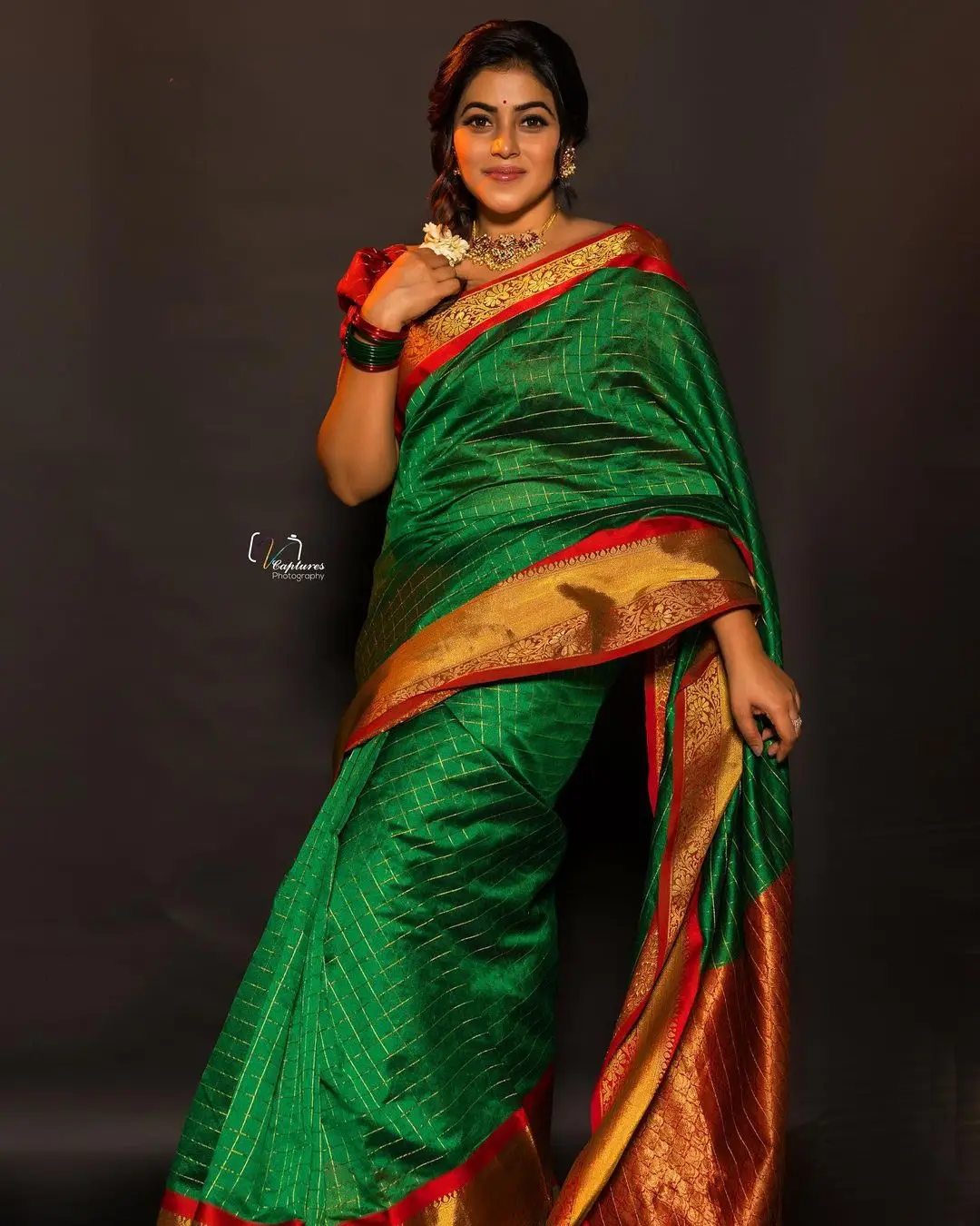 MALAYALAM GIRL SHAMNA KASIM IN GREEN PATTU SAREE RED BLOUSE 5